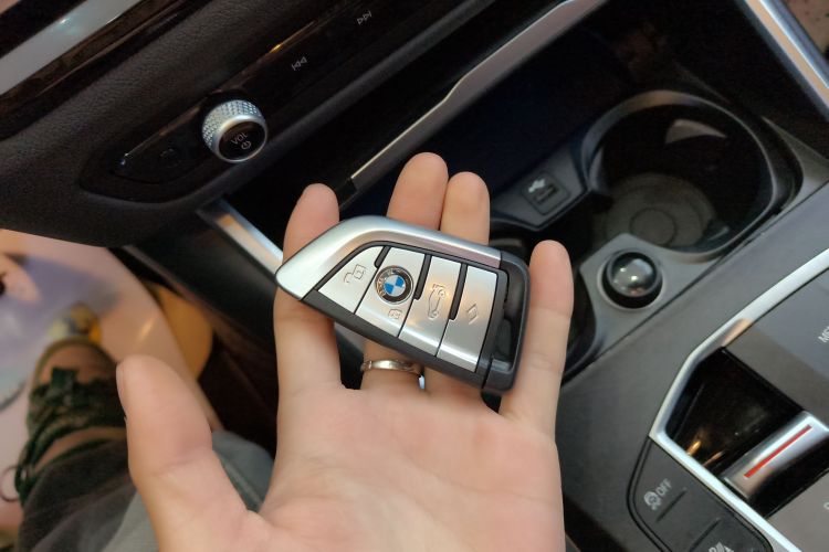 宝马3系 2023款 325i M运动套装中控内饰11