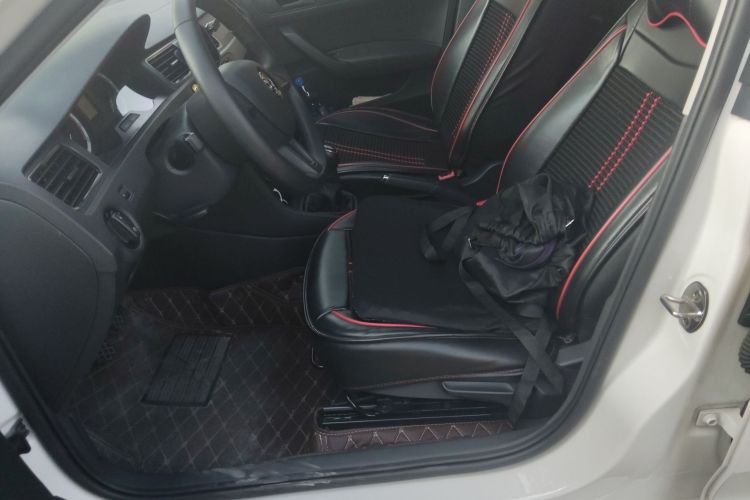 斯柯达 昕锐 2019款 改款 1.5L 手动标准版 国VI中控内饰19