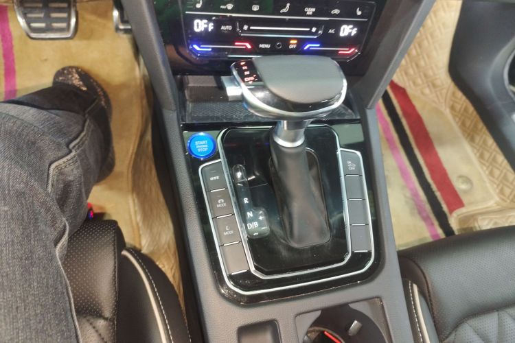 大众 迈腾GTE插电混动 2020款 GTE 豪华型中控内饰18