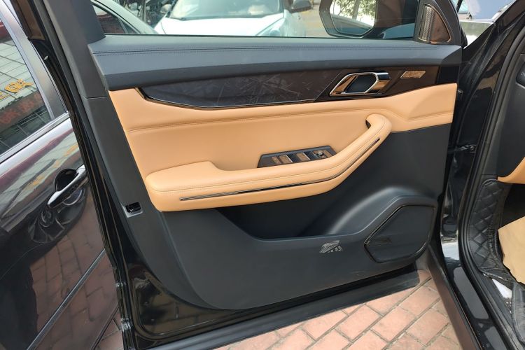 领克09 EM-P 2021款 2.0T PHEV Halo 七座中控内饰47