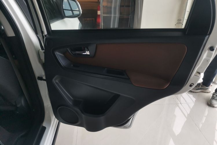 铃木 天语 SX4 2013款 1.6L 手动酷锐型中控内饰45