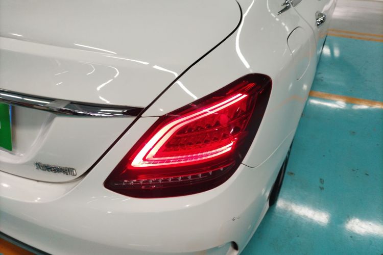奔驰C级 2019款 C 260 L 运动版车身外观6006