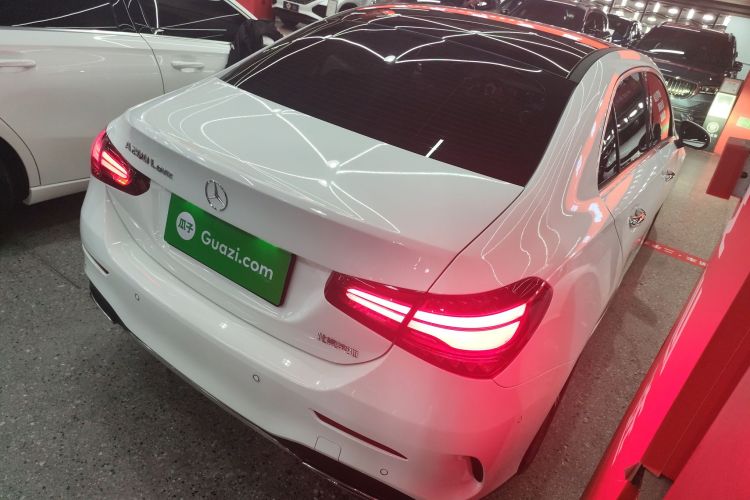 奔驰A级 2024款 改款 A 200 L 时尚型车身外观7