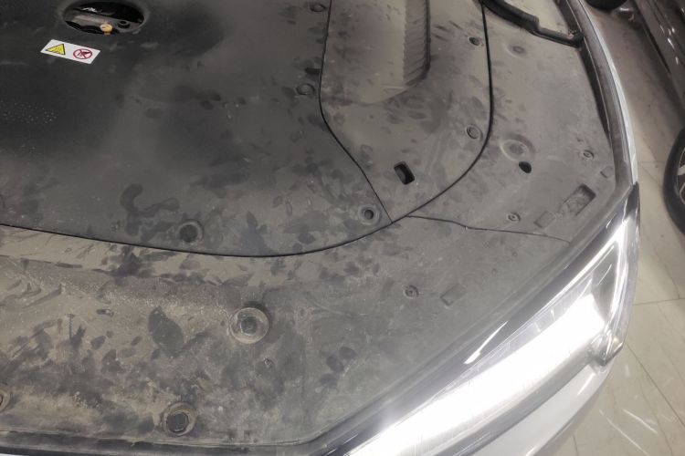 鸿蒙智行 问界M5 2022款 增程四驱性能版机舱底盘26