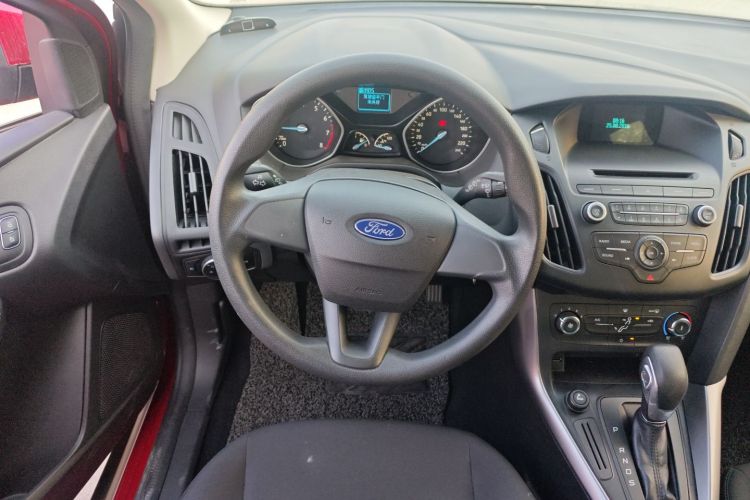 福特 福克斯 2015款 两厢 1.6L 自动舒适型局部细节13