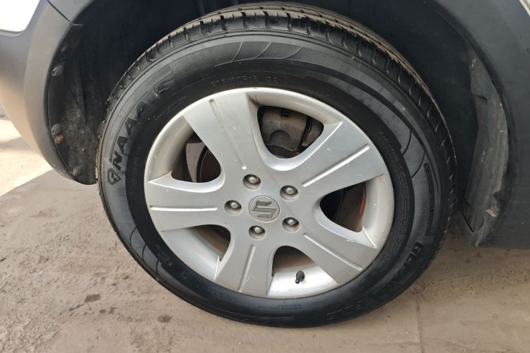 铃木 天语 SX4 2013款 酷锐 1.6L 自动20周年3G智能版车身外观6003