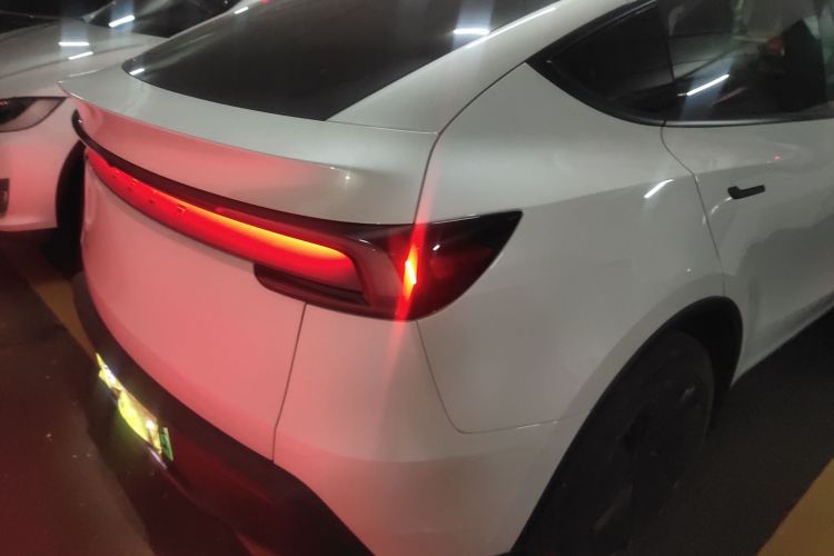 特斯拉 Model Y 2025款 长续航全轮驱动版车身外观6006