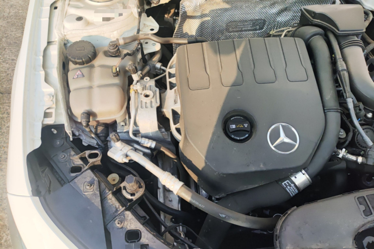 奔驰A级 2021款 A 180 L 运动轿车局部细节9006