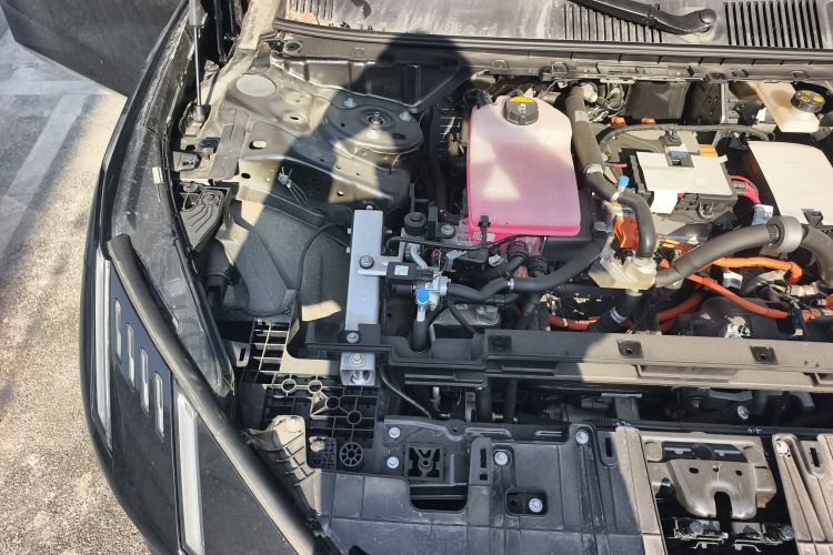 领克Z10 2025款 95kWh 702km四驱Halo局部细节9006