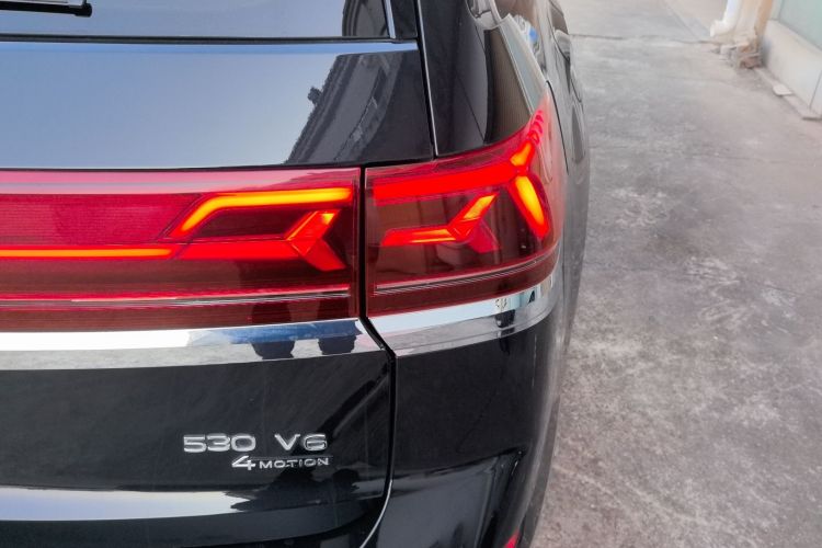 大众 途昂 2022款 530 V6 四驱尊崇旗舰版车身外观9