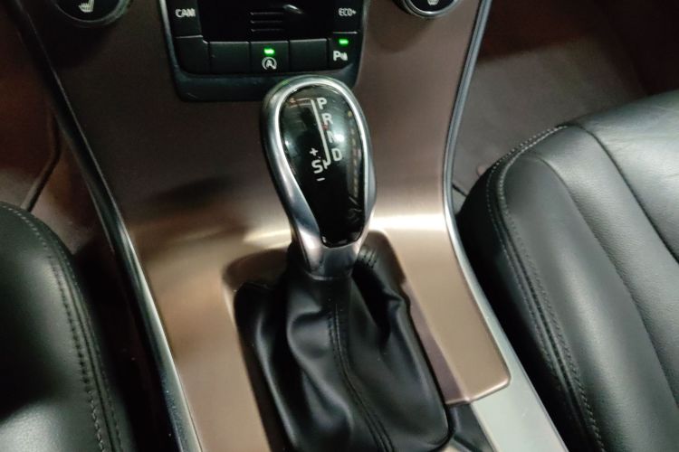 沃尔沃XC60 2016款 T5 智进版中控内饰18