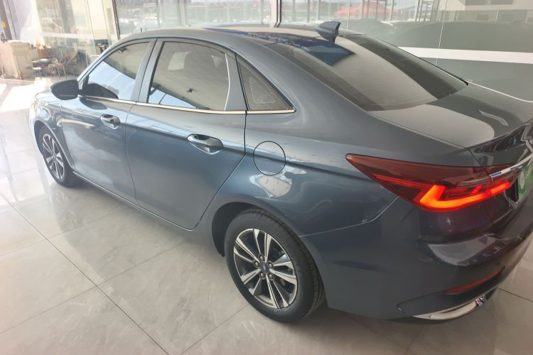 福特 福睿斯 2021款 1.5L 自动钻石版车身外观4