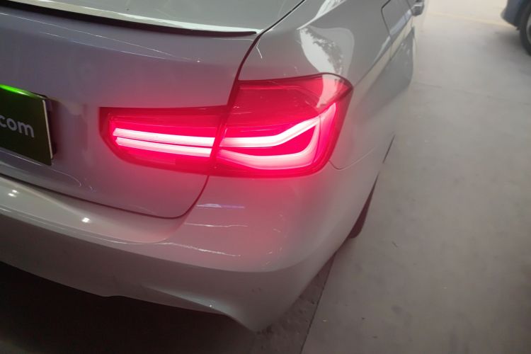 宝马3系 2017款 320i M运动型车身外观6006