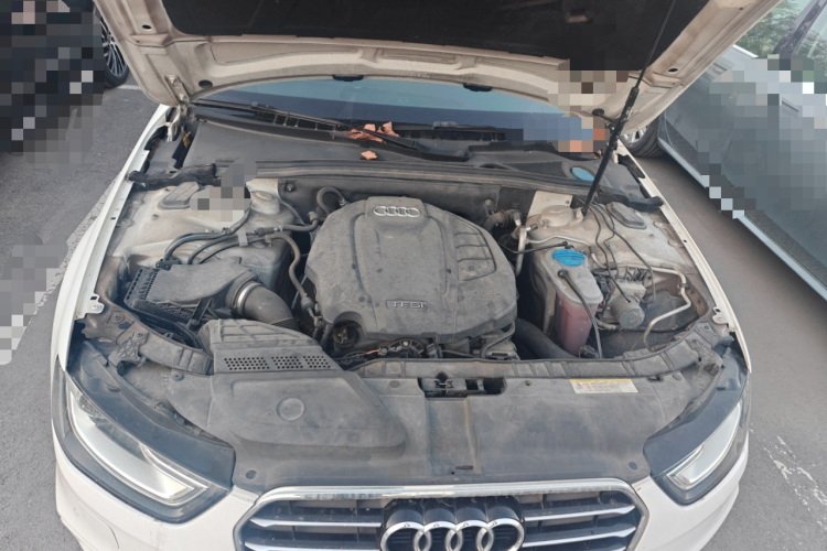 奥迪A4L 2016款 35 TFSI 典藏版 自动标准型机舱底盘24