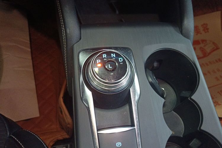 福特 福克斯 2021款 两厢 EcoBoost 180 自动锋潮型中控内饰18