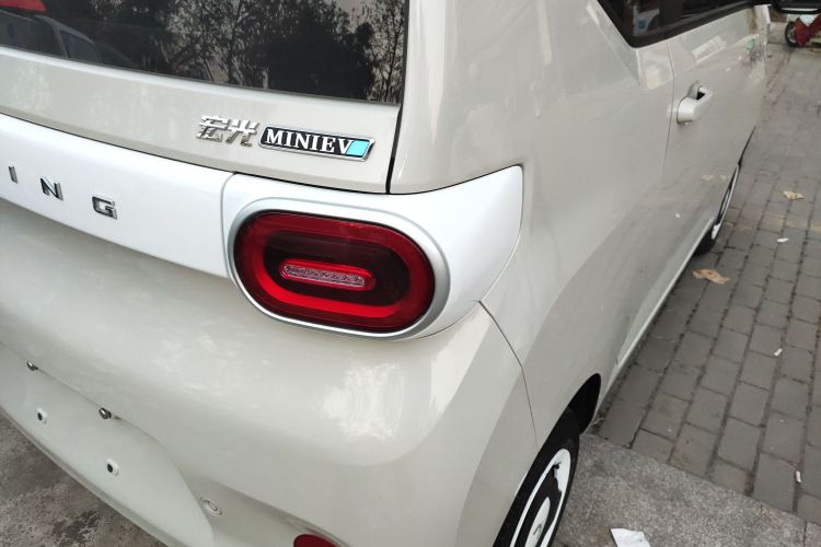 五菱汽车 宏光MINIEV 2024款 第三代 215km 青春版车身外观9