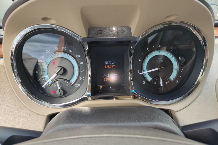 别克 君越 2009款 2.4L豪雅版中控内饰15