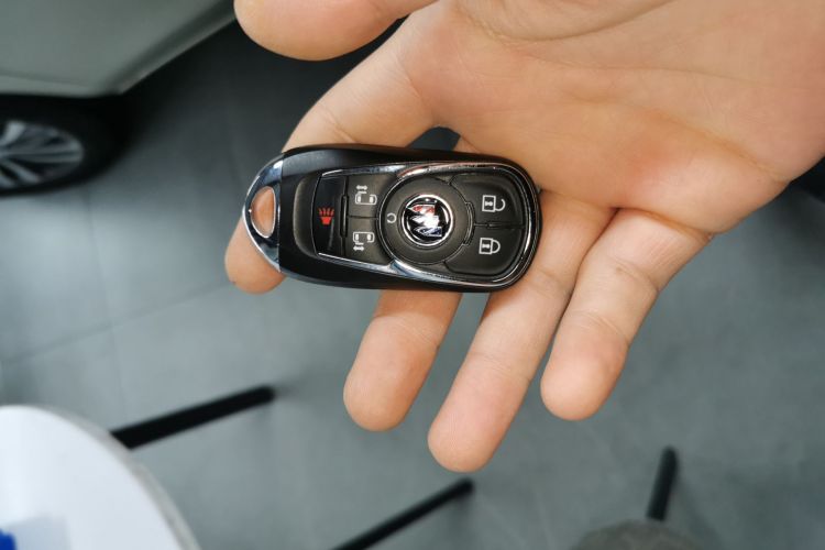 别克GL8 2020款 ES陆尊 653T 尊享型中控内饰11