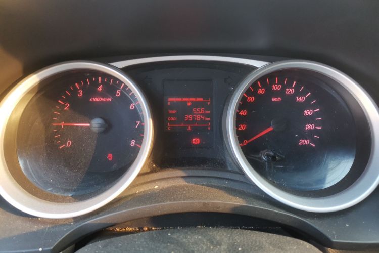 五菱汽车 五菱宏光 2019款 1.5L S标准型国VI LAR中控内饰15