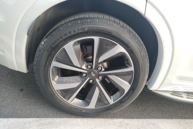 理想汽车 理想ONE 2021款 增程6座版车身外观6008