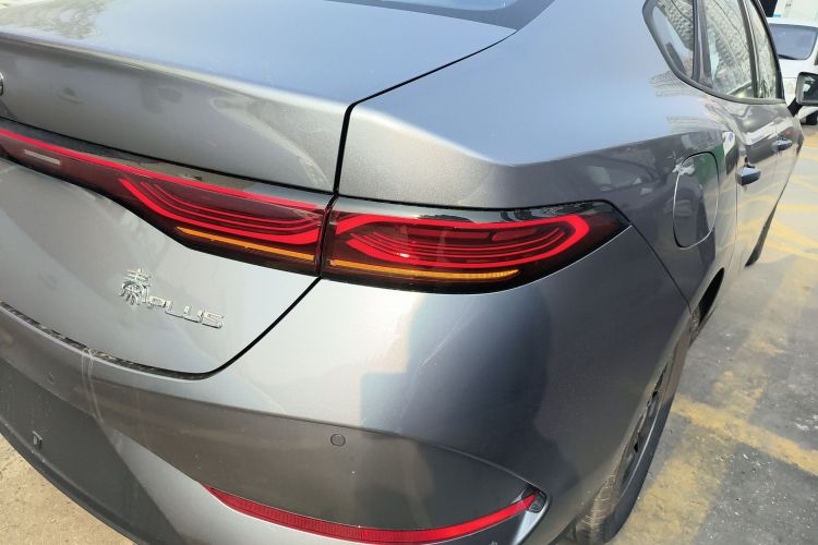 比亚迪 秦PLUS 2025款 DM-i 智驾版 55KM领先型车身外观9