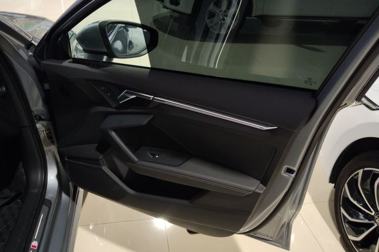 奥迪A3 2024款 A3L Limousine 35 TFSI 时尚运动型中控内饰42