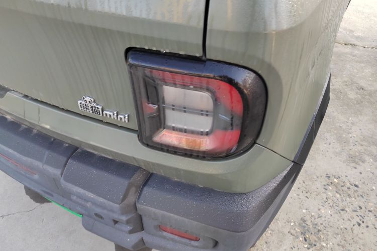 吉利银河 2025款 210km 熊猫骑士车身外观6006