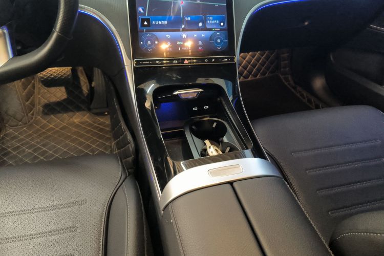奔驰C级 2023款 C 260 L 运动版中控内饰18