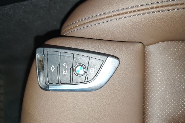 宝马3系 2023款 325Li M运动套装中控内饰11