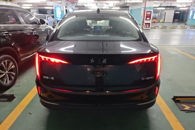 红旗E-QM5 2023款 改款 基础出行版车身外观6