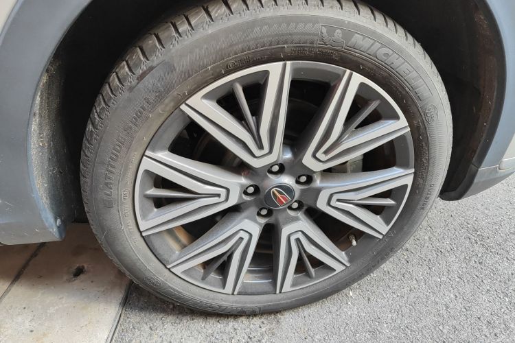 红旗HS5 2022款 2.0T 智联旗享四驱版车身外观10