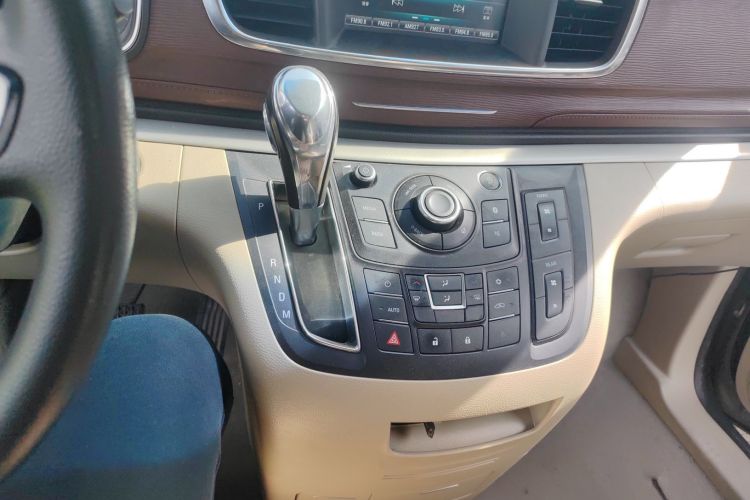 别克GL8 2018款 28T 舒适型 国VI中控内饰18