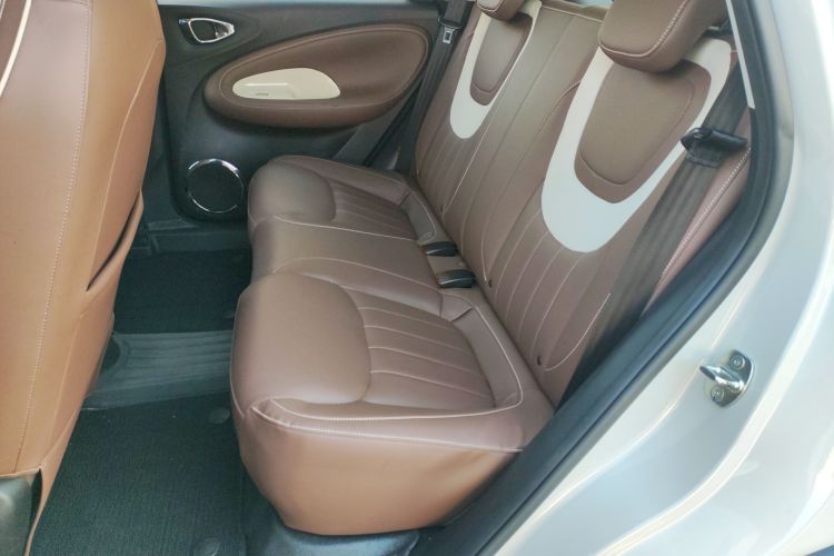 五菱汽车 五菱缤果 2023款 333km 灵犀互联款中控内饰21