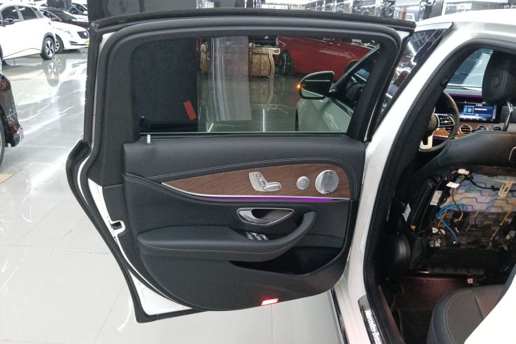 奔驰E级 2020款 E 300 L 豪华型中控内饰49