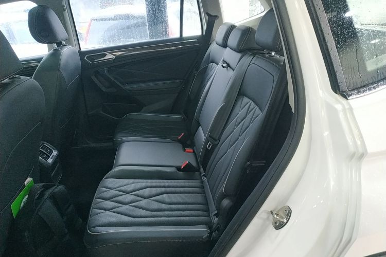 大众 途观L 2024款 300TSI 自动两驱智享版中控内饰21