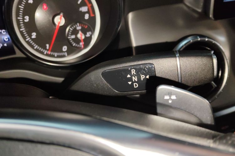 奔驰CLA 2018款 CLA 220 4MATIC中控内饰18