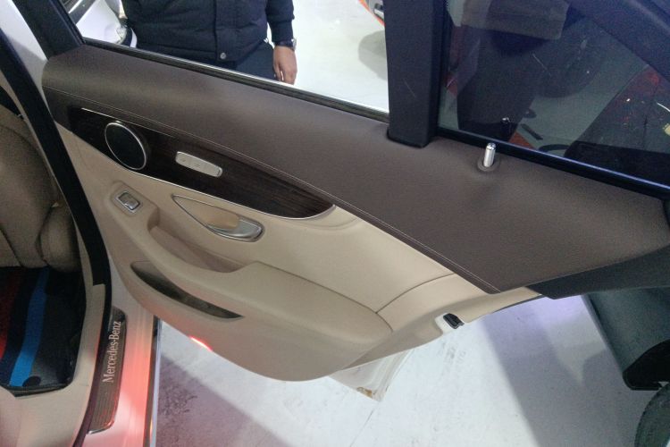 奔驰C级 2016款 C 200 L中控内饰45