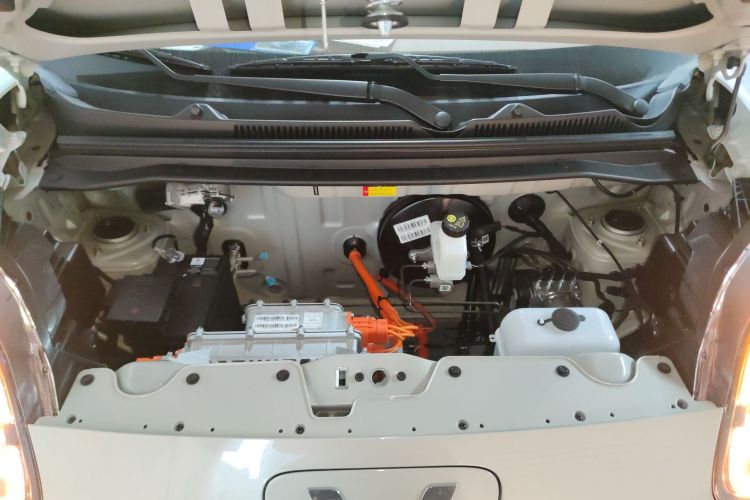 五菱汽车 宏光MINIEV 2025款 四门版 进阶款机舱底盘24