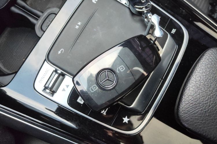 奔驰B级 2020款 B 200 动感型中控内饰11