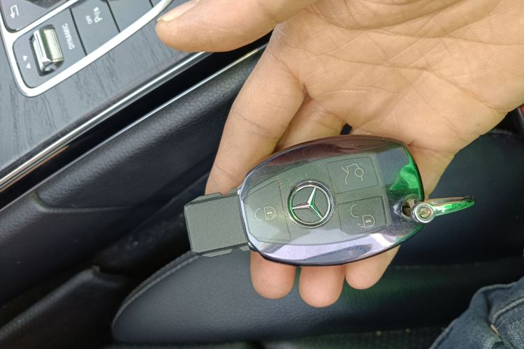 奔驰C级 2018款 C 200 L 运动版中控内饰11