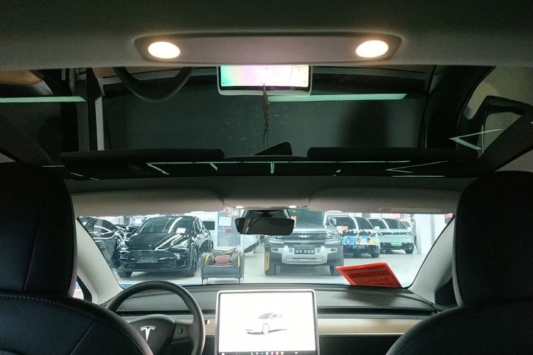 特斯拉 Model 3 2022款 后轮驱动版中控内饰22