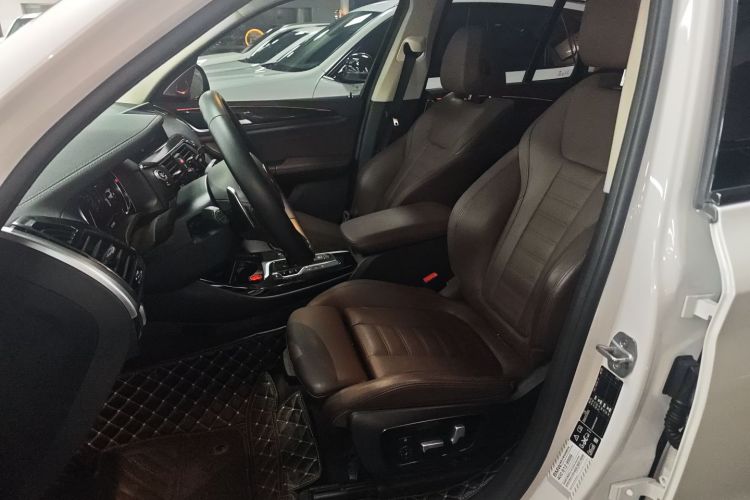 宝马X3 2018款 xDrive30i 领先型 M运动套装 国VI中控内饰19