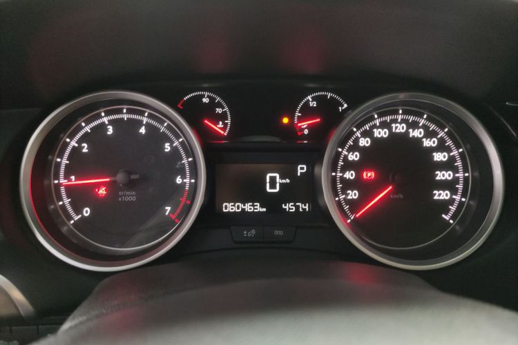 标致408 2016款 1.6T 自动豪华版中控内饰14