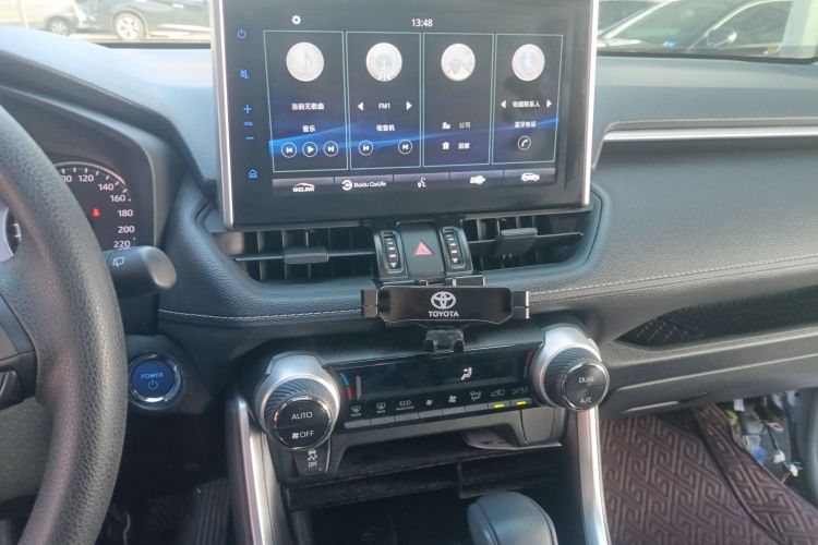 丰田 威兰达 2021款 双擎 2.5L E-CVT四驱豪华版局部细节16