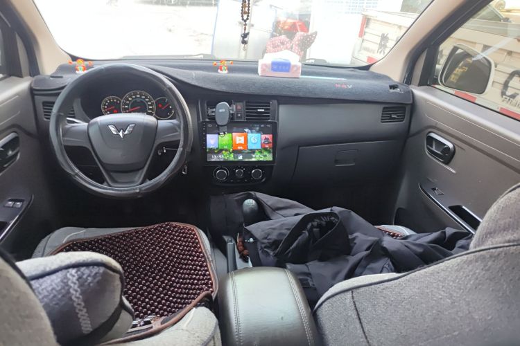 五菱汽车 五菱荣光V 2016款 1.5L标准型中控内饰7002