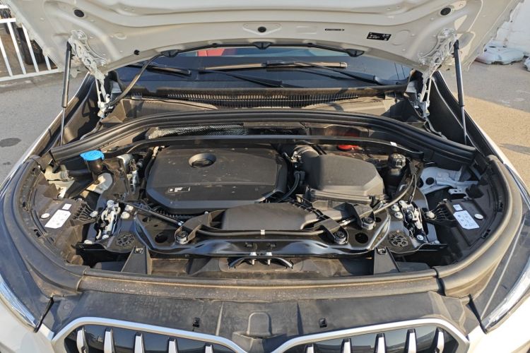 宝马X1 2023款 xDrive25Li X设计套装机舱底盘24