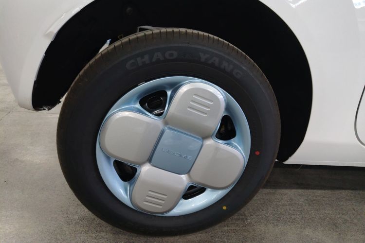 吉利银河 2024款 熊猫mini 200km 耐力熊车身外观6008