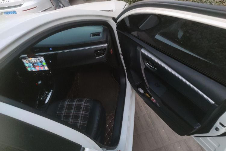 丰田 雷凌 2016款 1.6G CVT精英版局部细节9005