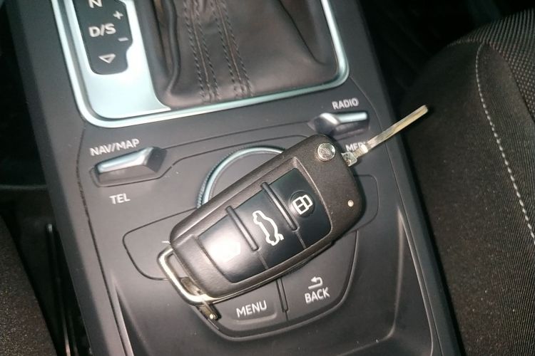 奥迪Q2L 2020款 35 TFSI 进取动感型中控内饰7001