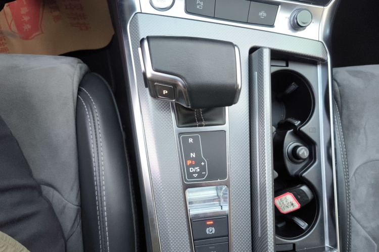 奥迪A6L 2019款 40 TFSI 豪华动感型中控内饰18